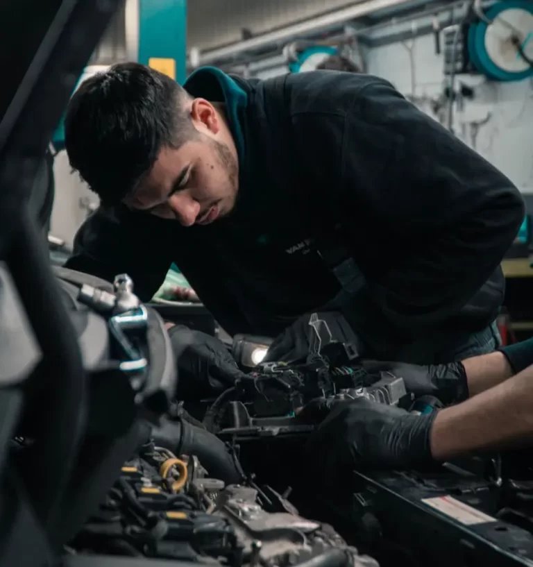 Revision del coche en Antequera